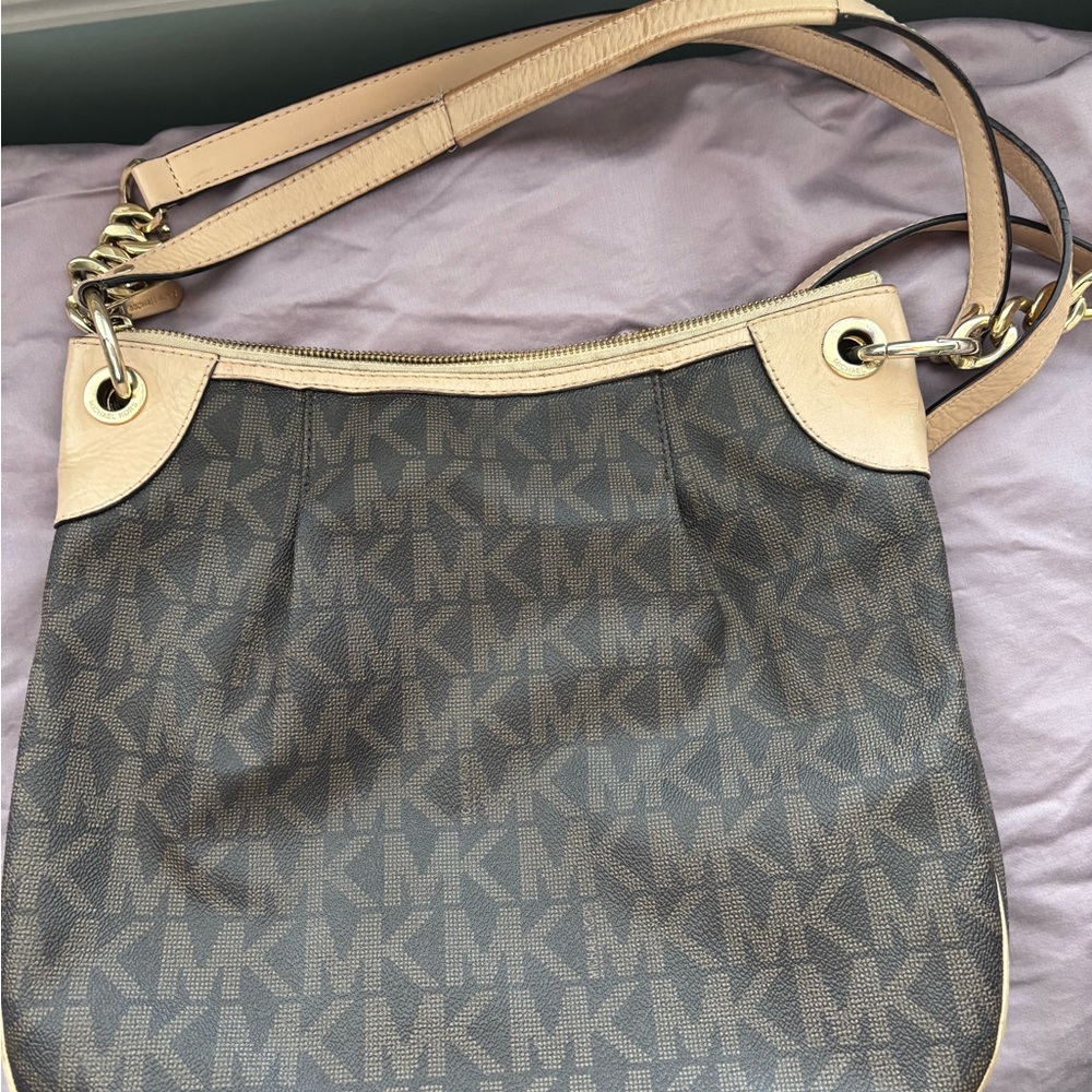 Michael Kors Tan and Brown Shoulder Bag with Signature Style - Picture 2 of 7